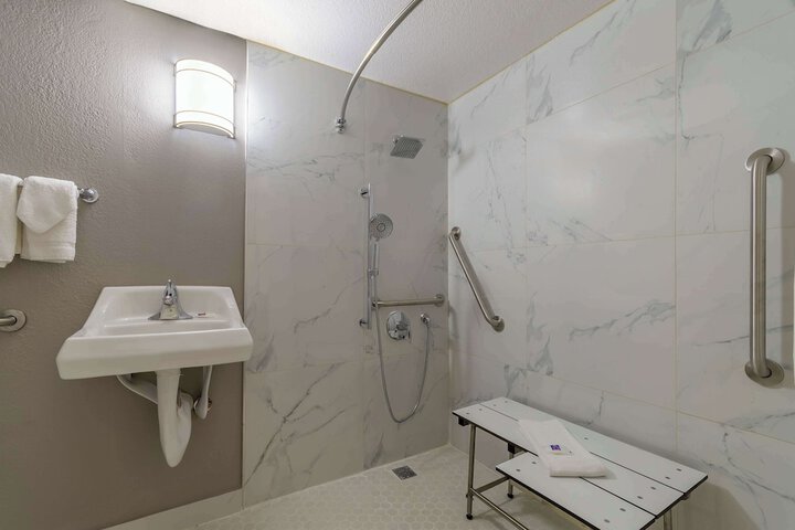 Room 26 of 28
