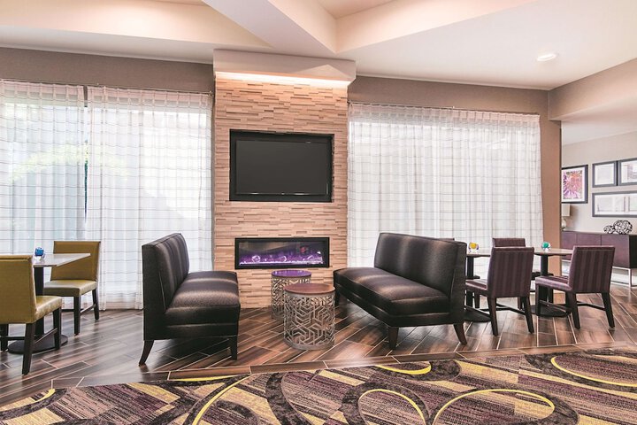 La Quinta Inn & Suites by Wyndham Atlanta Conyers