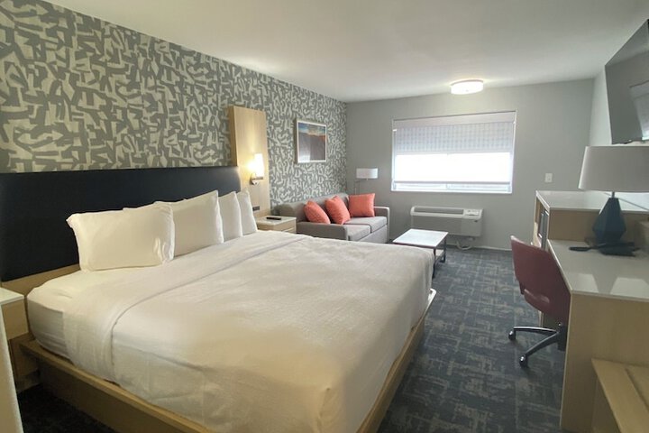 Room 17 of 35