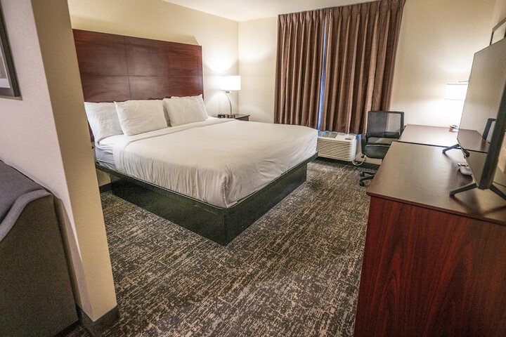 Cobblestone Hotel & Suites - Lamar