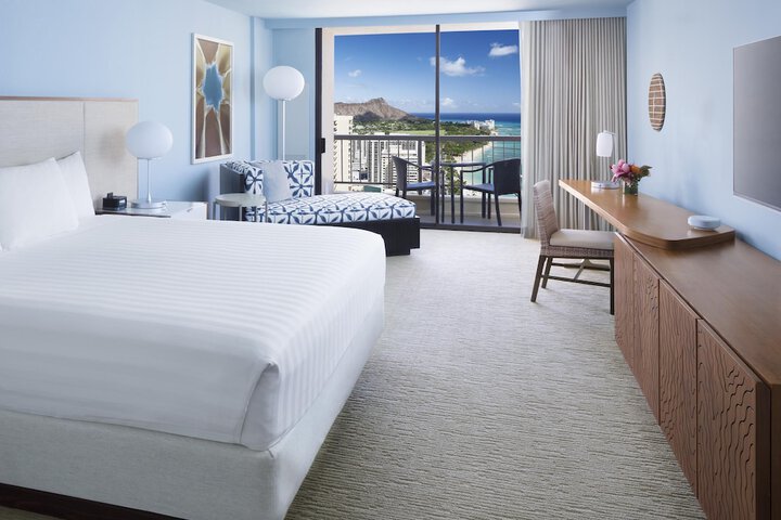 Hyatt Regency Waikiki Beach Resort & Spa