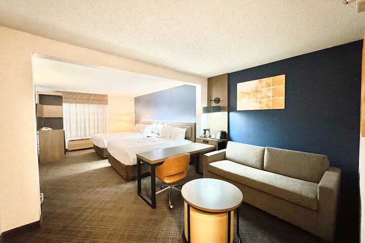 Comfort Inn & Suites Sheboygan I-43