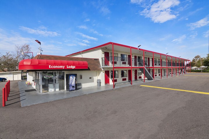 Economy Lodge