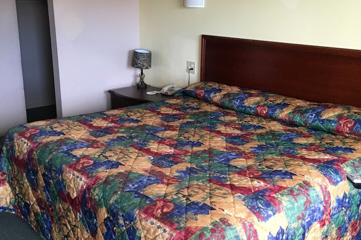 Room 10 of 11