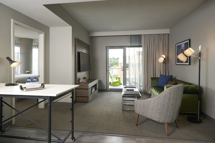 Room 35 of 60