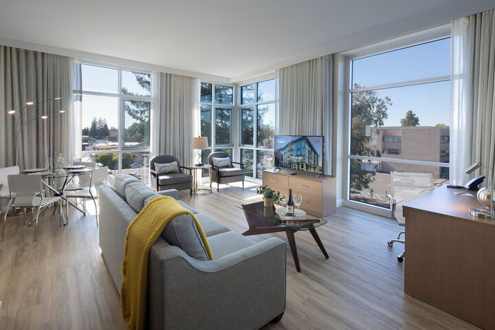 Art House Hotel and Suites