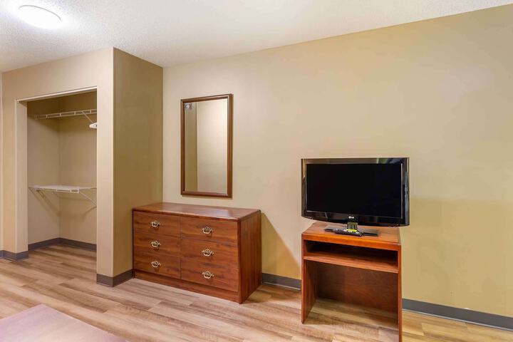 Room 30 of 33
