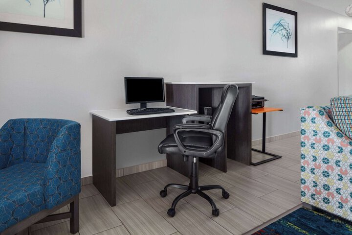 La Quinta Inn & Suites by Wyndham Woodward