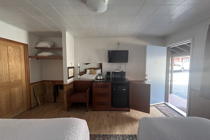 Room 92 of 133