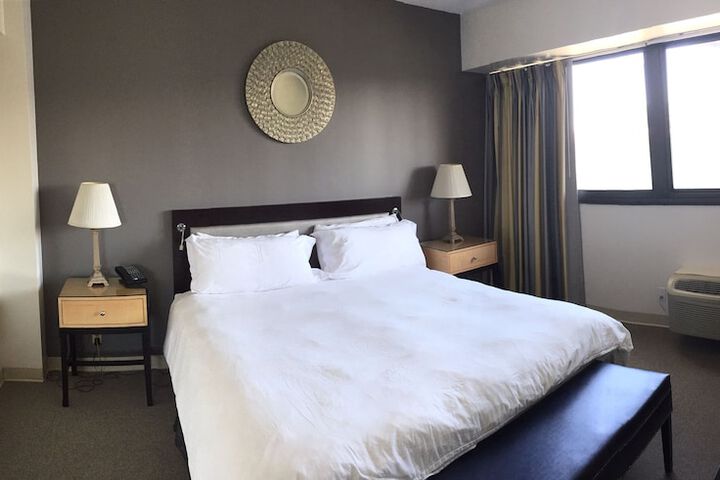 Stamford Suites
