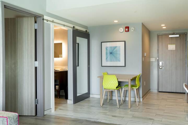 Home2 Suites by Hilton Jacksonville-South / St. Johns Town Ctr