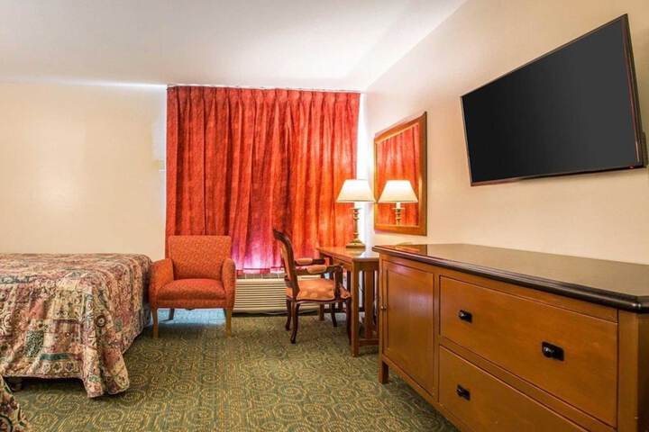 Room 12 of 12
