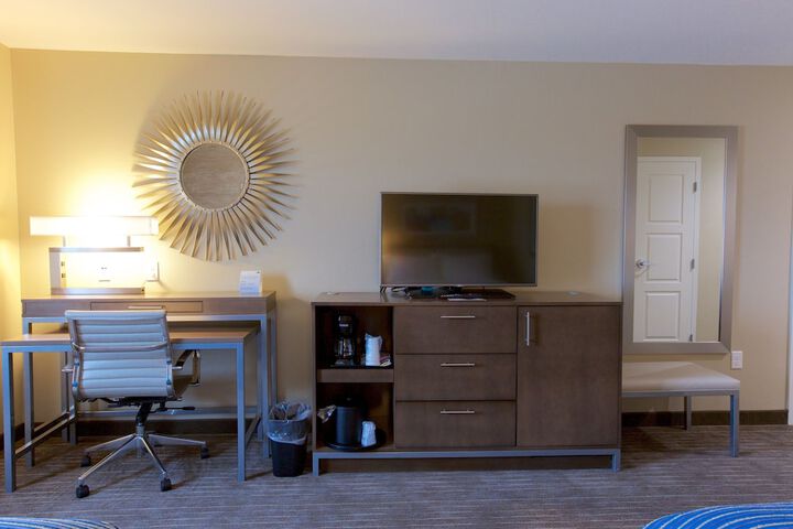 Holiday Inn Express Fargo SW - I-94 Medical Center by IHG