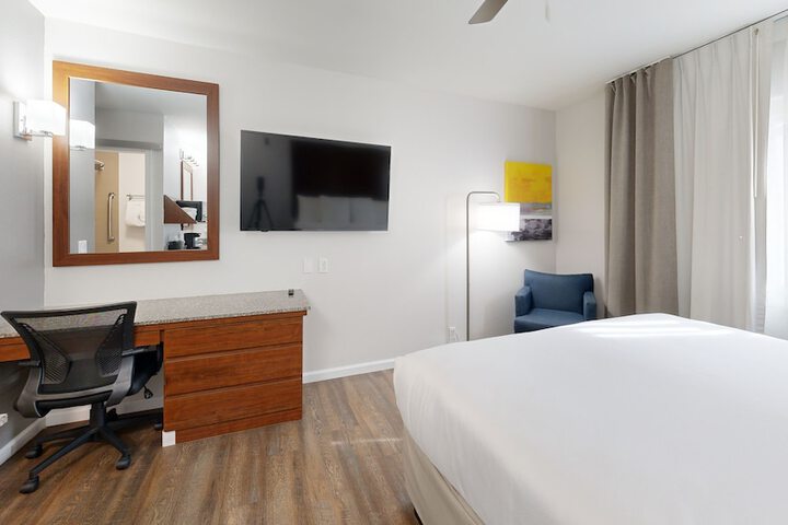 Room 18 of 49