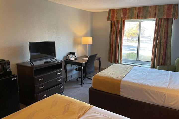 Room 16 of 32