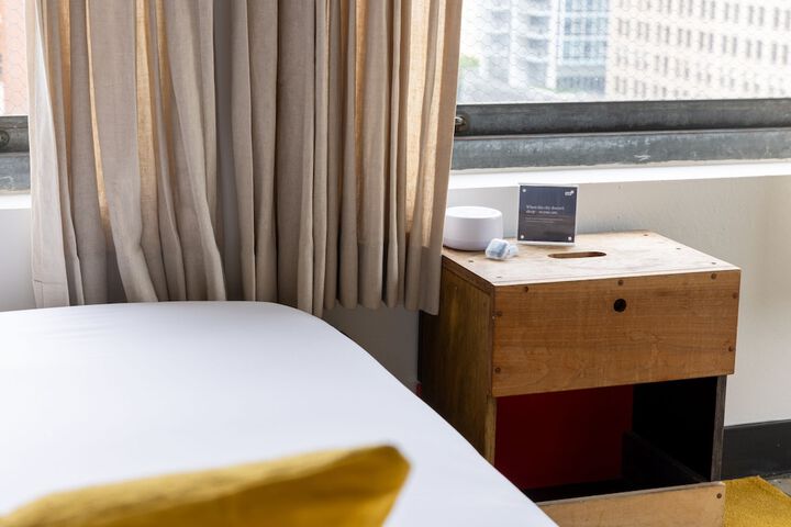 Room 49 of 102