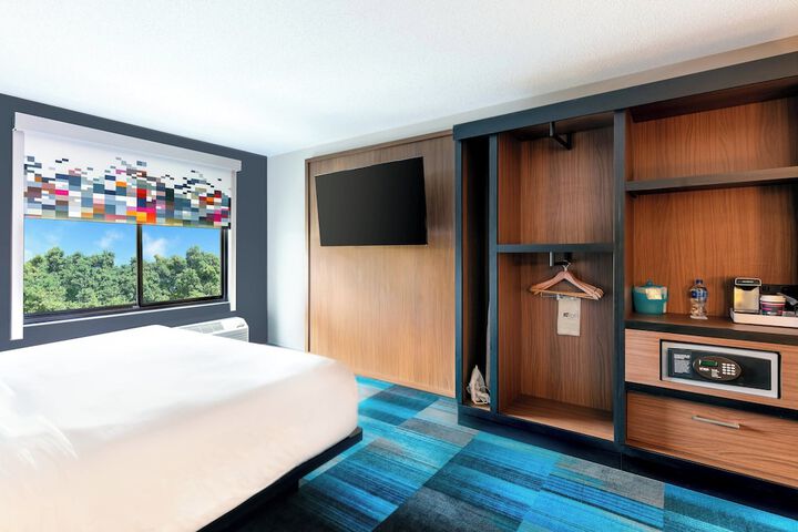 Room 18 of 39