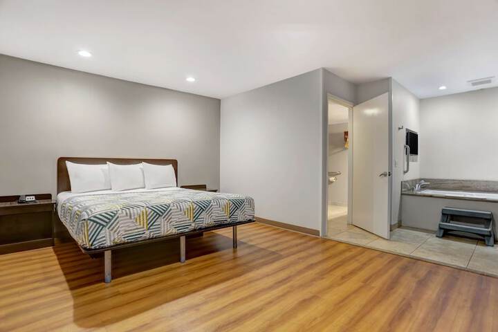 Room 17 of 26