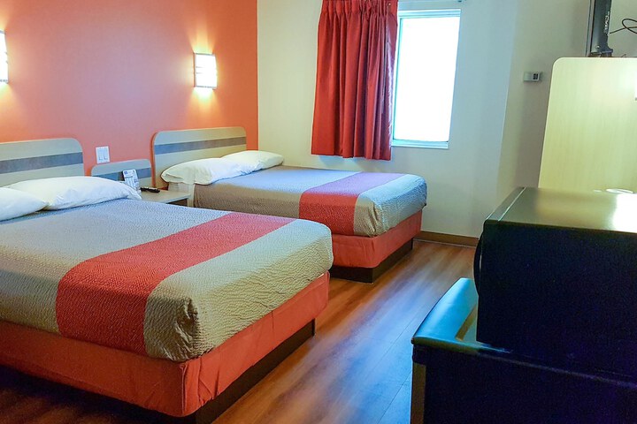 Room 9 of 22