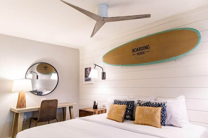 Room 12 of 28