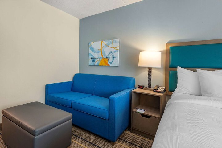 Room 9 of 29