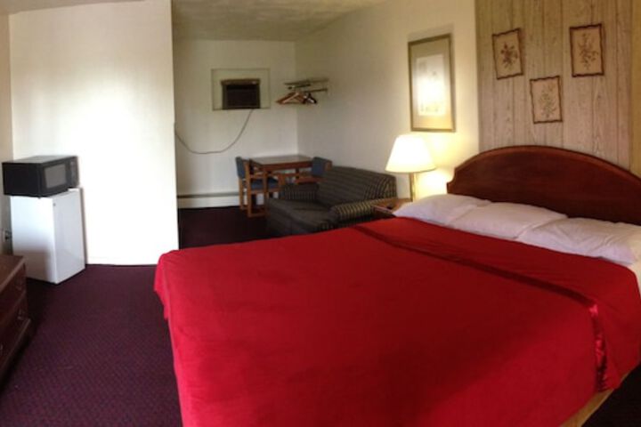 Room 6 of 14