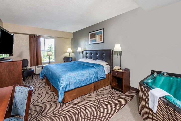 Room 7 of 20