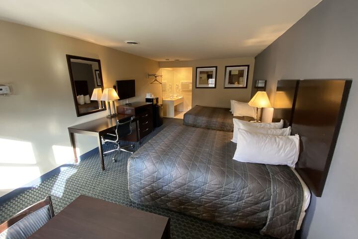 Room 16 of 40