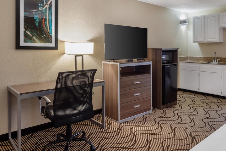 Best Western Heritage Inn