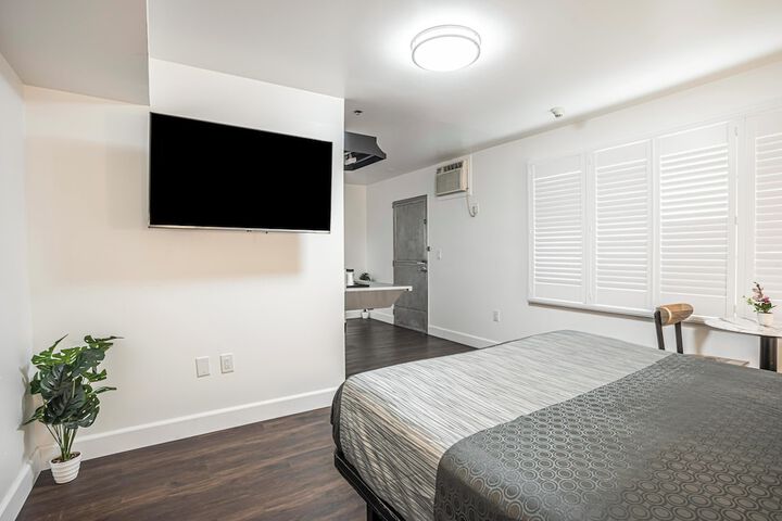 Room 18 of 42