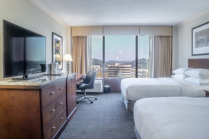 Hilton Knoxville