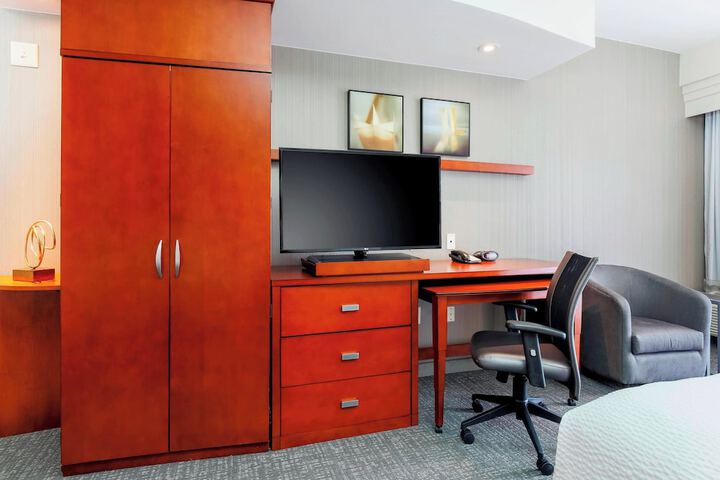 Room 16 of 43