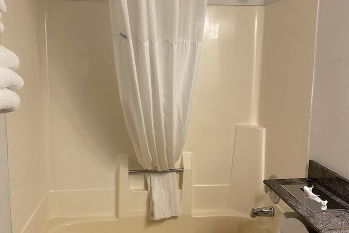Travelodge by Wyndham La Porte / Michigan City Area