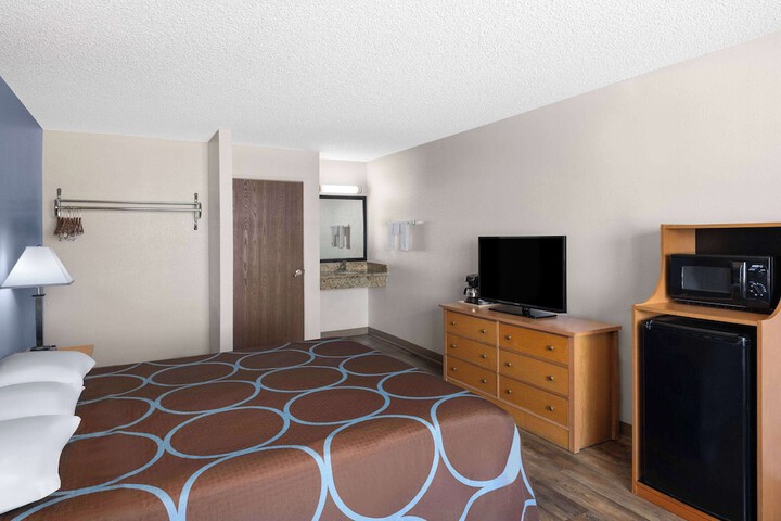 Room 30 of 40