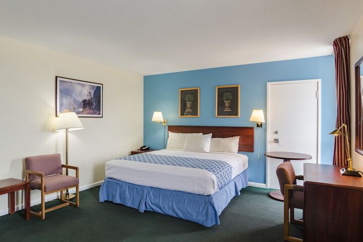 Room 22 of 40