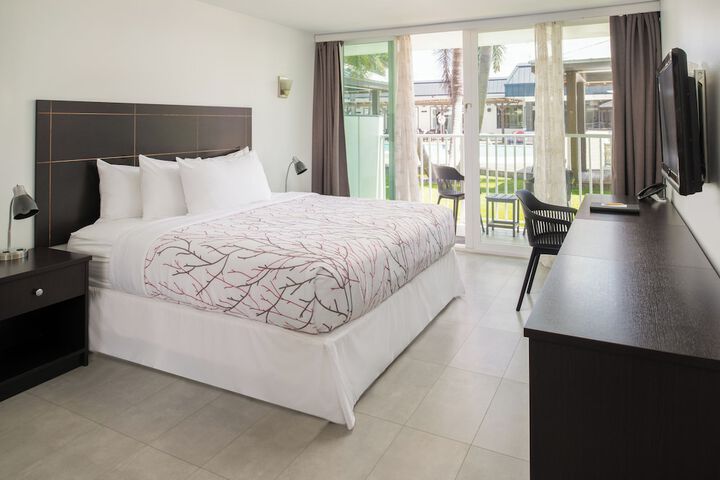 Casey Key Resorts - Mainland