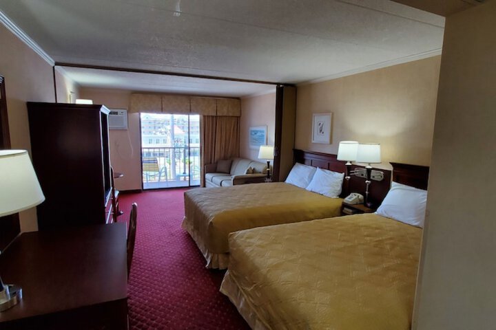 Room 30 of 33