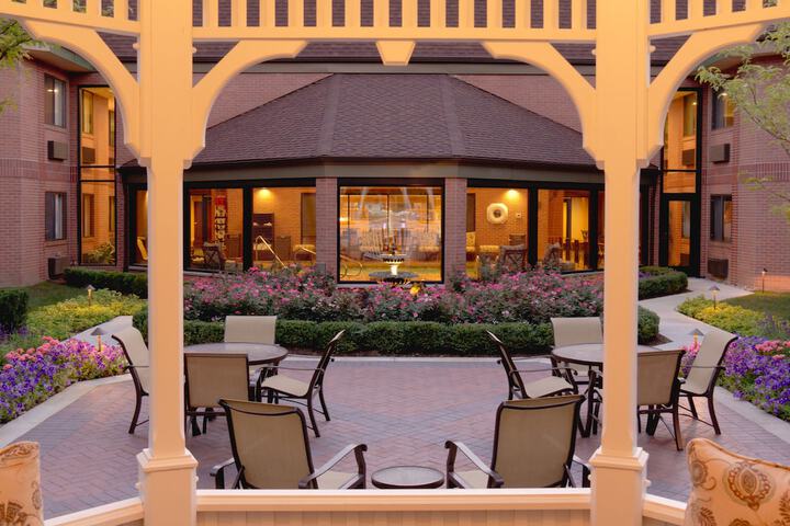 Hotel Exterior 40 of 40