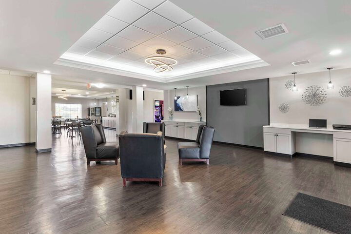 Business Center 41 of 41