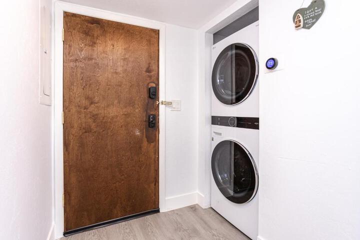Bass & Sun Condominium 2 / 2 Bedroom
