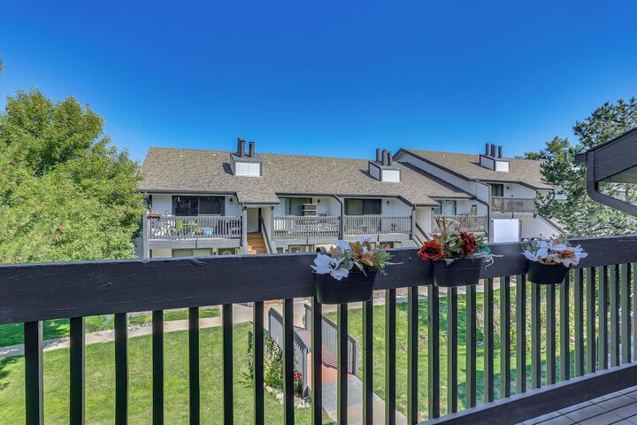 1 Mi to Dtwn: Condo w / Pool Access in Castle Rock