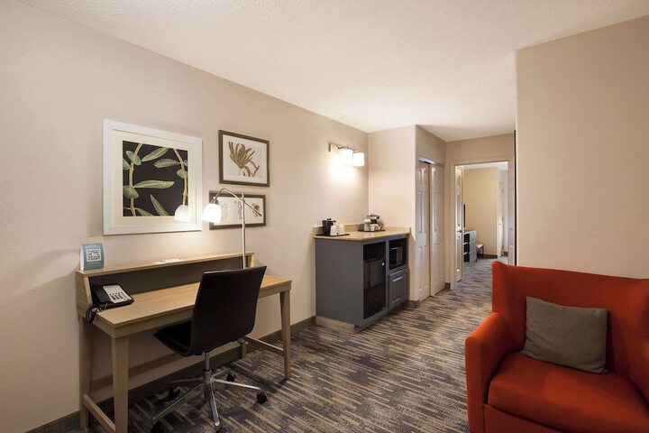 Room 16 of 72