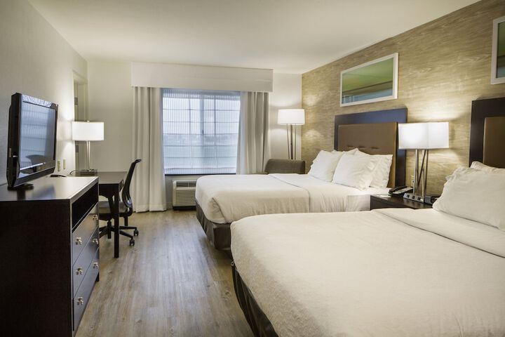 Holiday Inn Bloomington-Airport by IHG