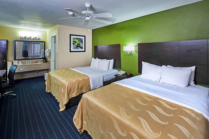 Room 9 of 16