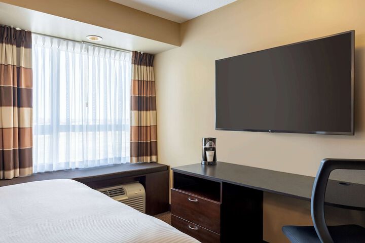 Room 17 of 38