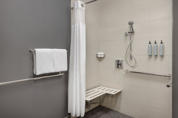 Courtyard by Marriott Edison Woodbridge