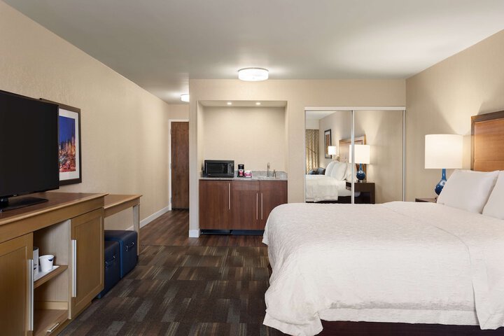 Room 40 of 52