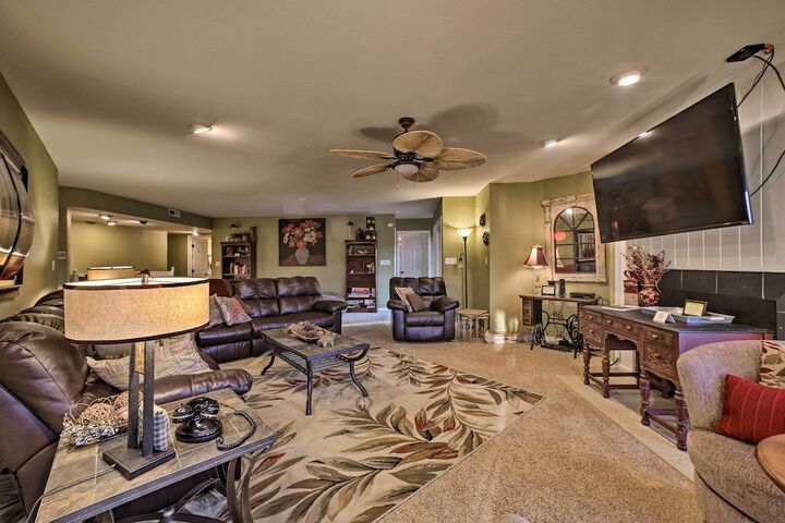 Lakefront Retreat w / Dock & Beach: 2 Miles to Golf