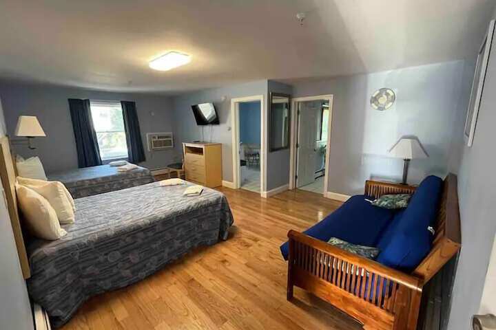 Room 33 of 50