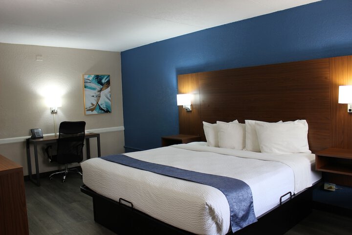 Room 13 of 19